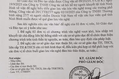 Giao lưu chương trình văn nghệ với trẻ khuyết tật